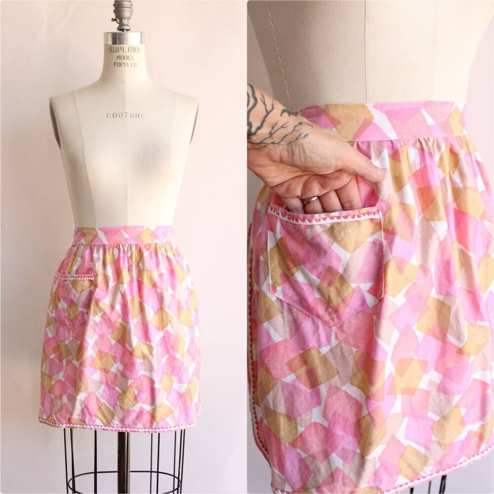 Vintage 1960s Apron With Pocket, Pink and Yellow Geometric Print Cotton Half